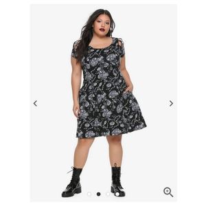 NWT Harry Potter Floral Bellatrix Lestrange Lace-Up Dress